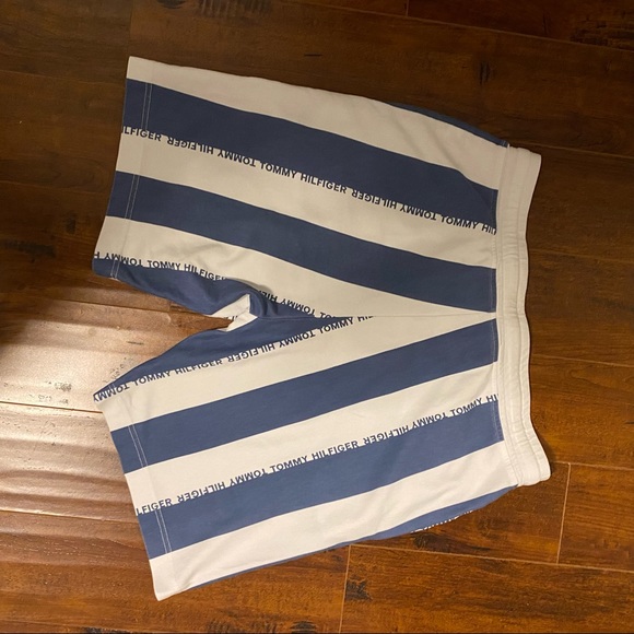 Tommy Hilfiger shorts, mens - Picture 4 of 4